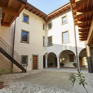 palazzo-eleonora.it-lombardy.com/