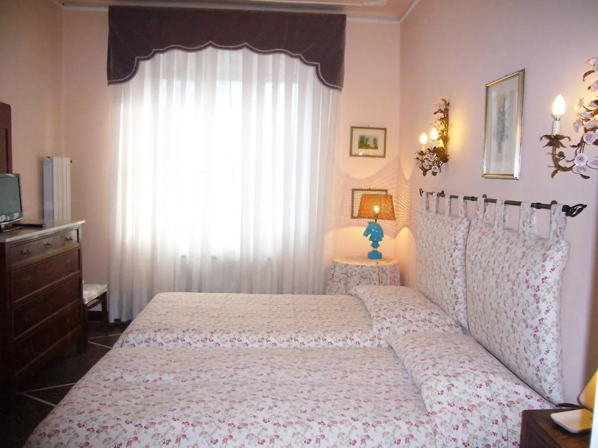B&B Red Horse Pisa 0*,  Italien